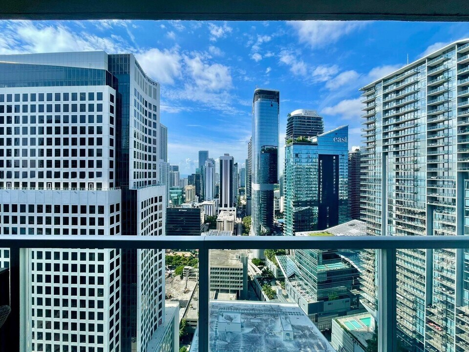 55 SE 6th St, Unit 1902 in Miami, FL - Building Photo