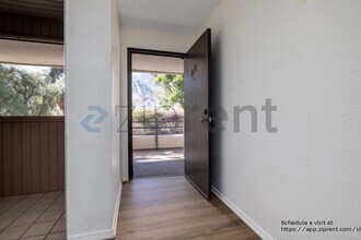 2825 N Los Felices Rd in Palm Springs, CA - Building Photo - Building Photo