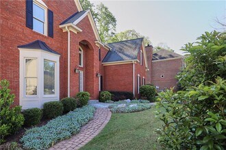 2740 Stonehill Way in Cumming, GA - Building Photo - Building Photo