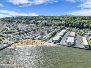 330 Shore Dr in Highlands, NJ - Building Photo - Building Photo