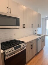 543 Martin Luther King Jr Dr, Unit 307 in Jersey City, NJ - Building Photo - Building Photo