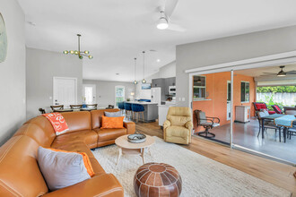 81 Wickliffe Dr in Naples, FL - Building Photo - Building Photo