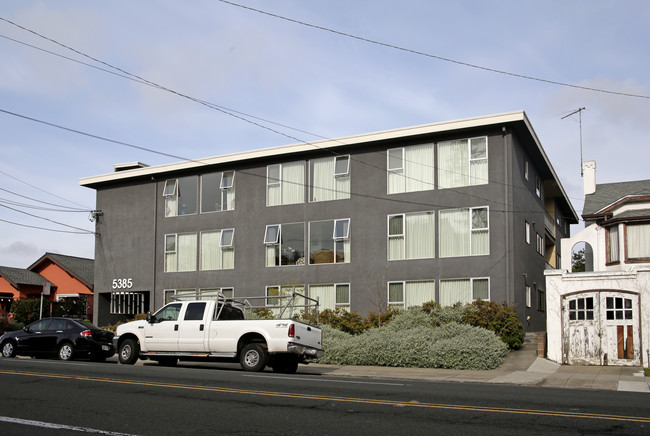 5385 Broadway in Oakland, CA - Building Photo - Building Photo