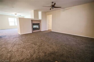240 Springtime St in Henderson, NV - Building Photo - Building Photo