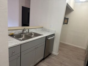 125 Tabor Ave in Fairfield, CA - Building Photo - Building Photo