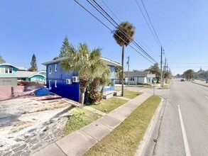 551 N Ridgewood Ave in Daytona Beach, FL - Building Photo - Building Photo