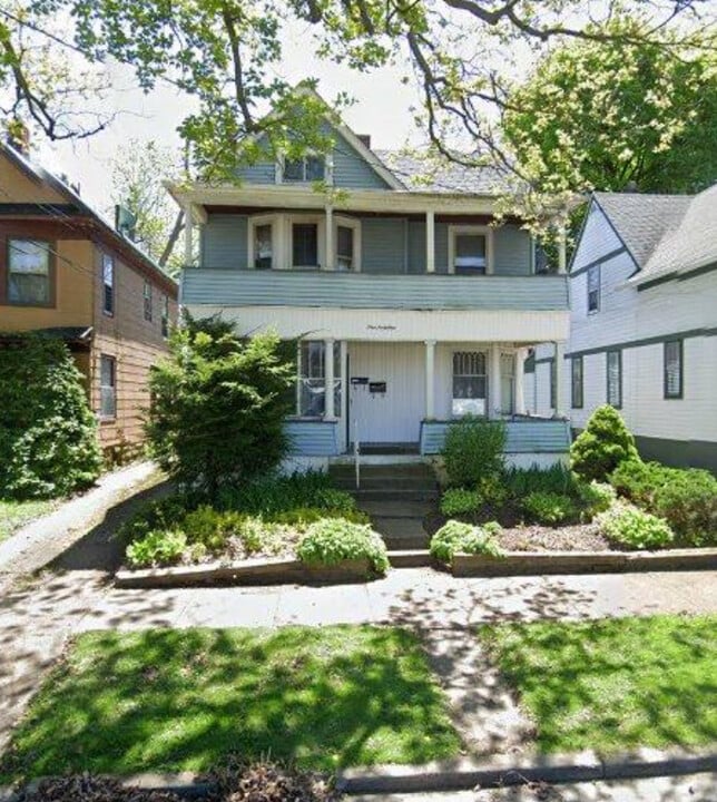 941 W 7th St, Unit First floor in Erie, PA - Building Photo