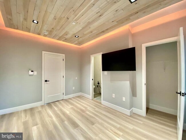 property at 1716 N Bouvier St