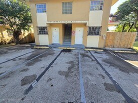 2835 NW 22nd Ave in Miami, FL - Building Photo