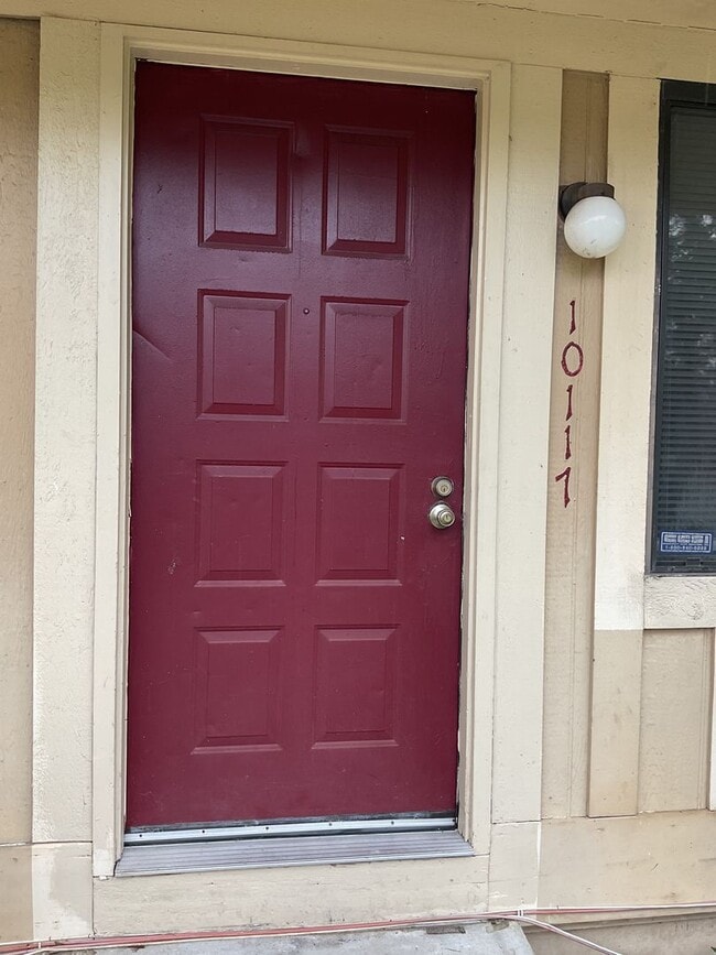 property at 10117 S Nob Hill Cir