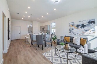 3111 Metropolitan Ave in Dallas, TX - Building Photo - Building Photo