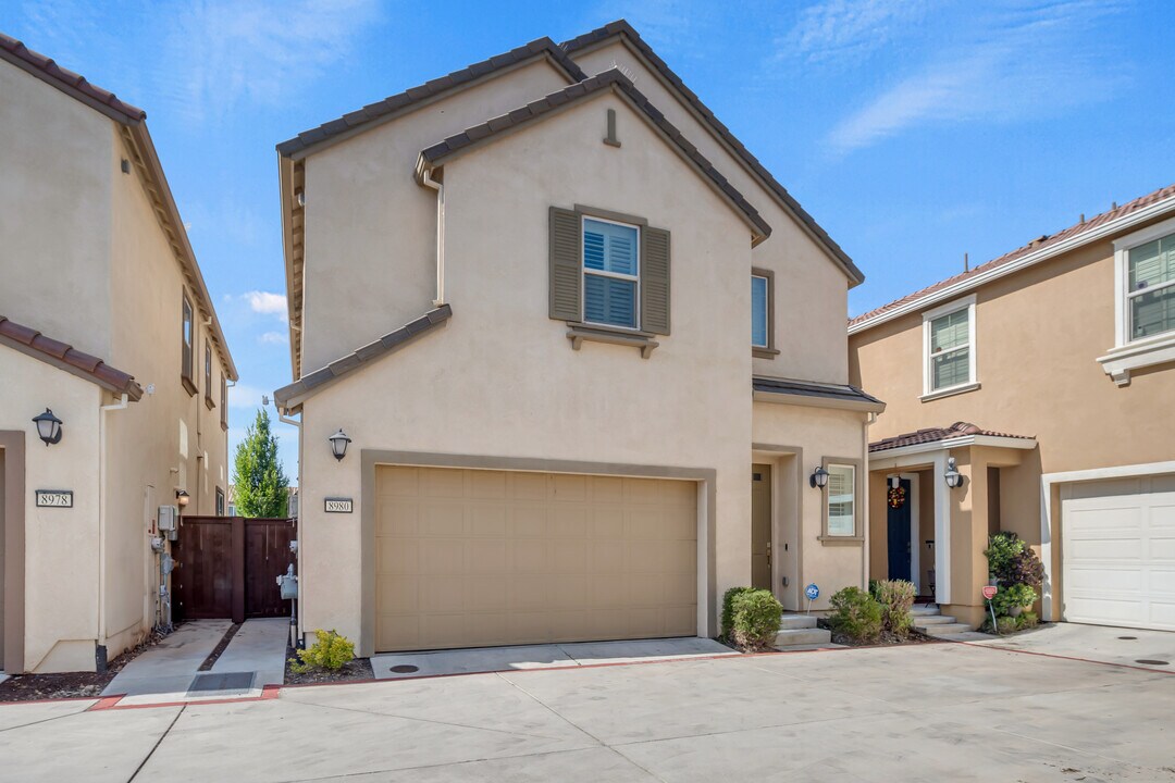 8980 Upbeat Wy in Elk Grove, CA - Building Photo