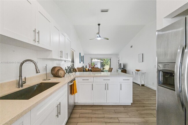 1194 Hyacinth Pl in Wellington, FL - Building Photo - Building Photo