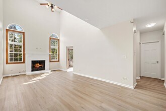 615 W Parkside Dr in Palatine, IL - Building Photo - Building Photo