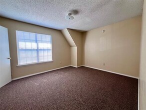 816 Redbud Dr in Desoto, TX - Building Photo - Building Photo
