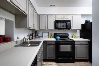 Arlington Apartment Homes in Creve Coeur, MO - Building Photo - Interior Photo