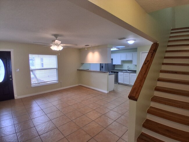 1105 Monticello Ln in Port Orange, FL - Building Photo - Building Photo