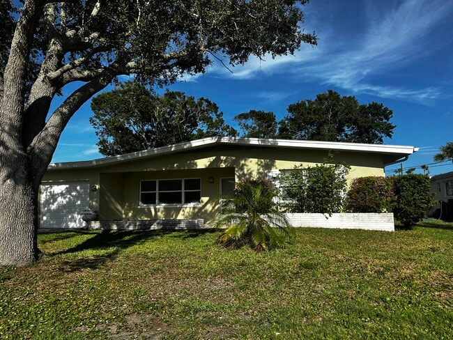 property at 2447 Baywood Dr W
