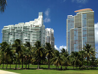 South Pointe Tower in Miami Beach, FL - Foto de edificio - Building Photo