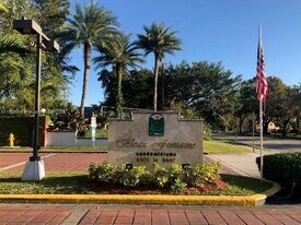 9421 Fontainebleau Blvd in Miami, FL - Building Photo