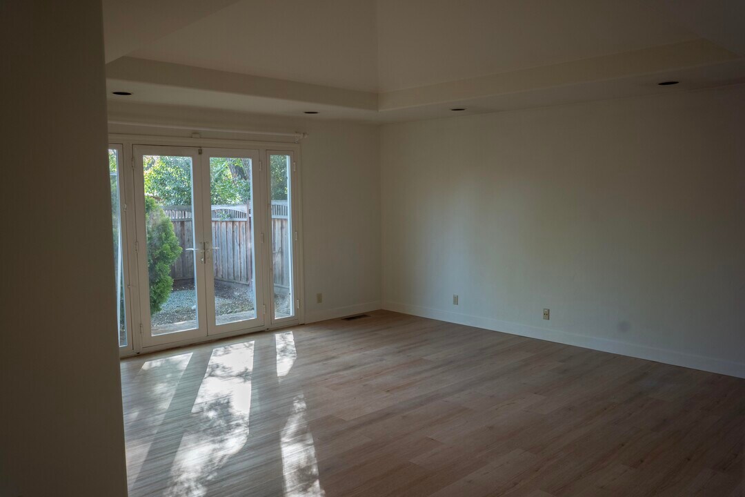 1298 Sandra Dr in San Jose, CA - Foto de edificio