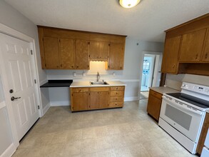 34 Nesbit Ave, Unit 3 in West Hartford, CT - Foto de edificio - Building Photo