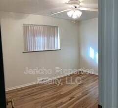2463 S Corona St in Denver, CO - Building Photo - Building Photo