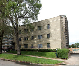 Dorset House Apartments in Denver, CO - Building Photo - Building Photo