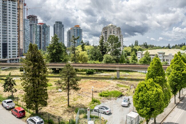 North Tower (Residential Tower 1) in Surrey, BC - Building Photo - Building Photo