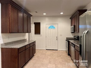 424 Woodvale Pl in Charlotte, NC - Building Photo - Building Photo