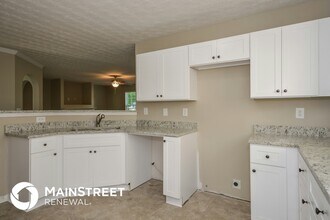7641 Garnet Dr in Jonesboro, GA - Building Photo - Building Photo