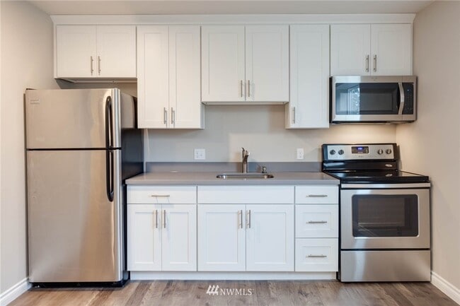 311 Taylor Ave NW in Renton, WA - Building Photo - Building Photo