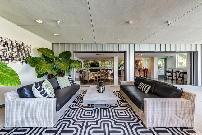 Runway Playa Vista in Playa Vista, CA - Building Photo - Building Photo