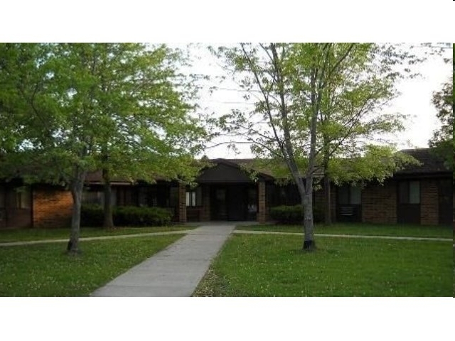 Hilltop Apartments in Belle Plaine, IA - Building Photo - Building Photo