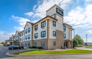 Furnished Studio-Chicago - Romeoville - Bo in Romeoville, IL - Building Photo