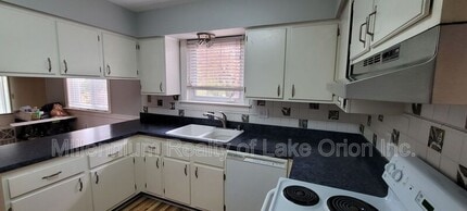 29359 Hemlock Dr in Farmington Hills, MI - Building Photo - Building Photo