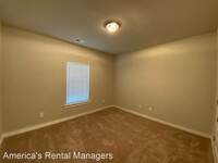 225 Avalon Way photo'