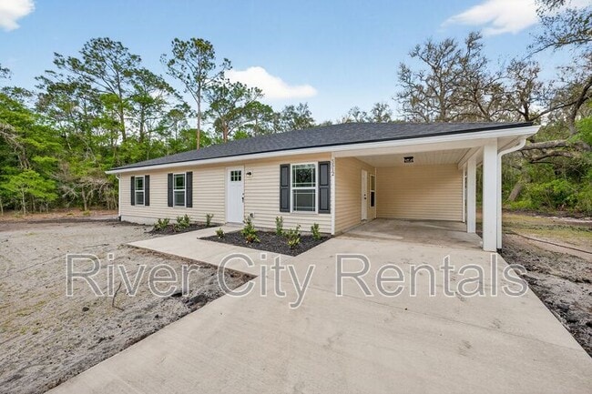5512 Crockett Ct in Keystone Heights, FL - Foto de edificio - Building Photo