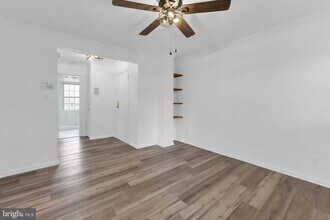 1301 E Abingdon Dr in Alexandria, VA - Building Photo - Building Photo