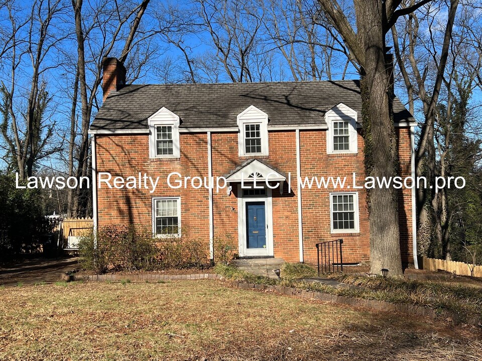 2709 Stephenson Ave SW in Roanoke, VA - Building Photo