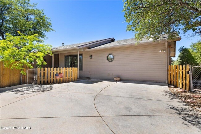 property at 1844 Foothill Dr