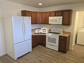 7702 N 38th Ave in Phoenix, AZ - Building Photo - Building Photo