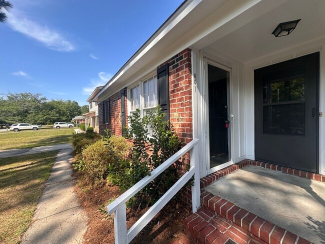 801 Montclair Dr in Wilmington, NC - Building Photo - Building Photo
