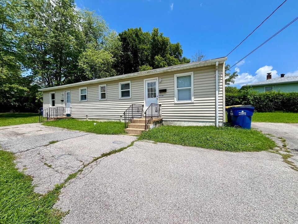 703 W Main St in Union, MO - Building Photo