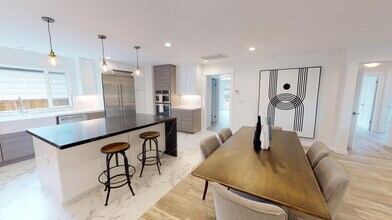 116 Daphne Way in East Palo Alto, CA - Building Photo - Building Photo