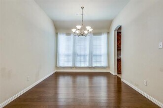 2712 Cole Castle Dr in Lewisville, TX - Building Photo - Building Photo