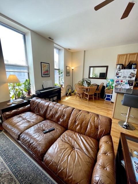 1459 N Milwaukee Ave in Chicago, IL - Building Photo - Building Photo