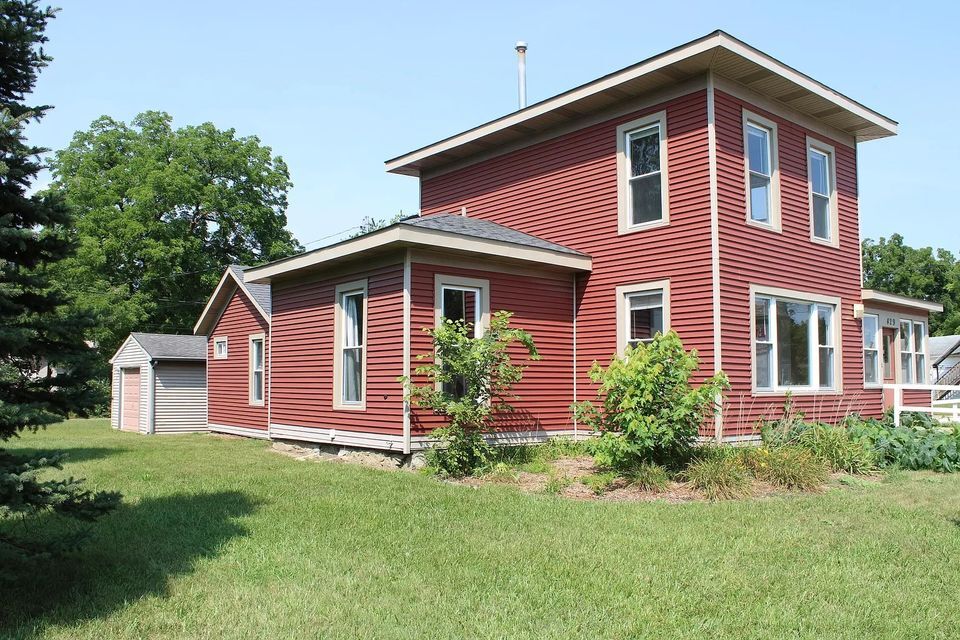 429 N State St in Big Rapids, MI - Building Photo