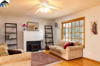 36 Canal Ln in Walnut Creek, CA - Building Photo - Building Photo