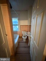 915 N Delaware St in Paulsboro, NJ - Building Photo